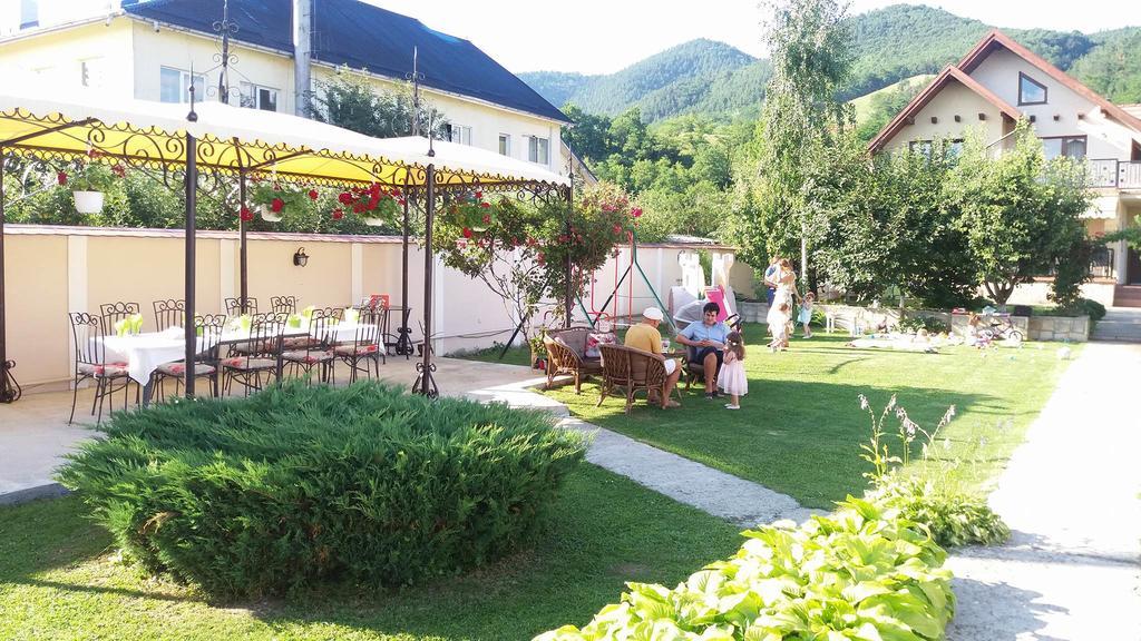 Pensiunea Boema Piatra Neamţ 外观 照片
